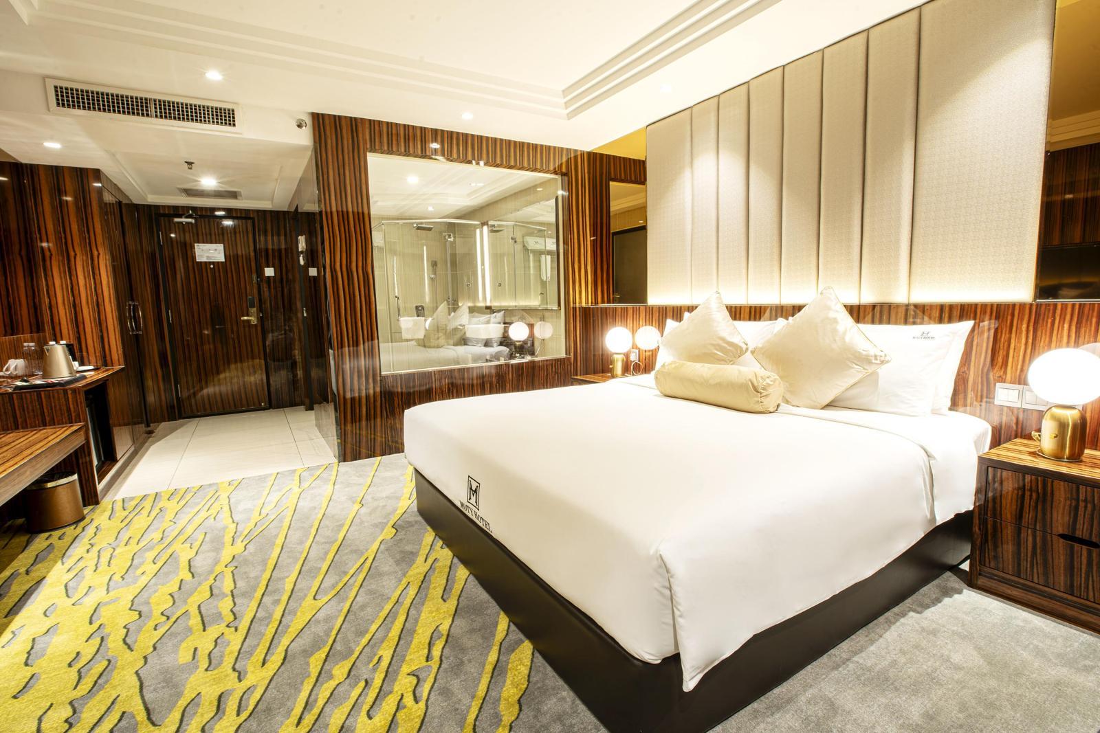 Deluxe King Room