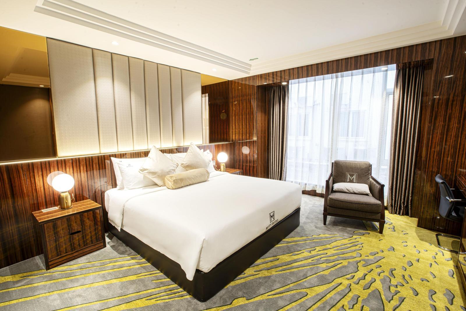 Deluxe King Room