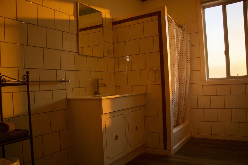 2BR Bathroom/Toilet