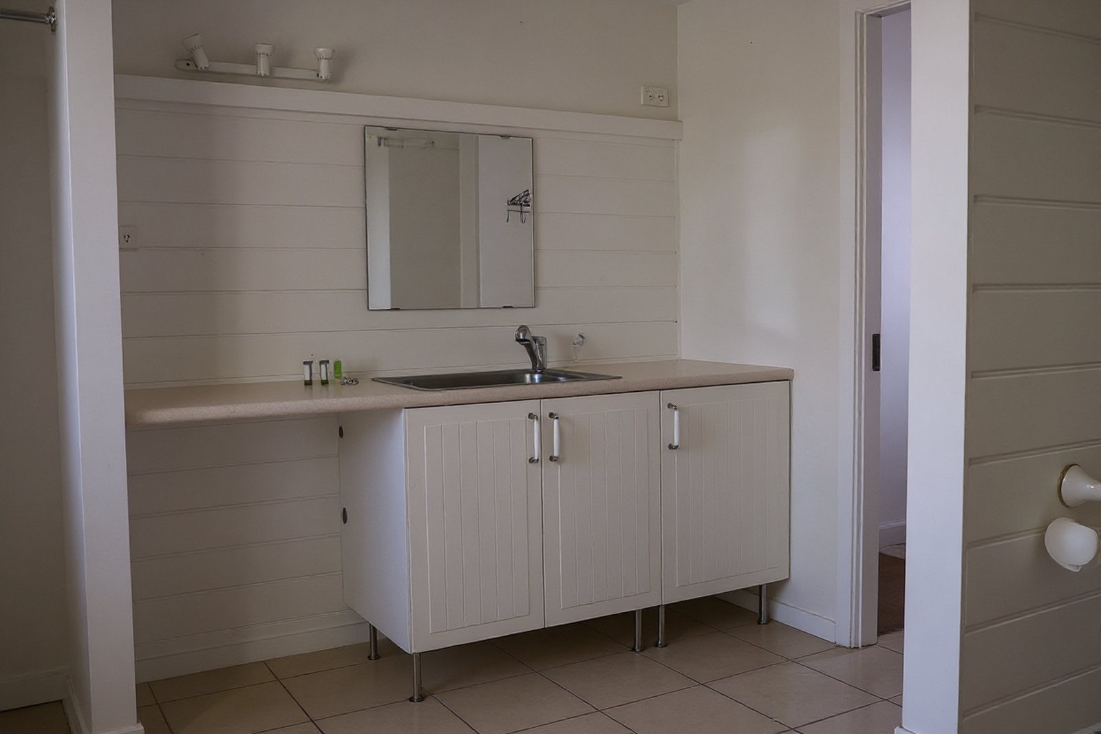 3BR Premium Bathroom Laundry Basin