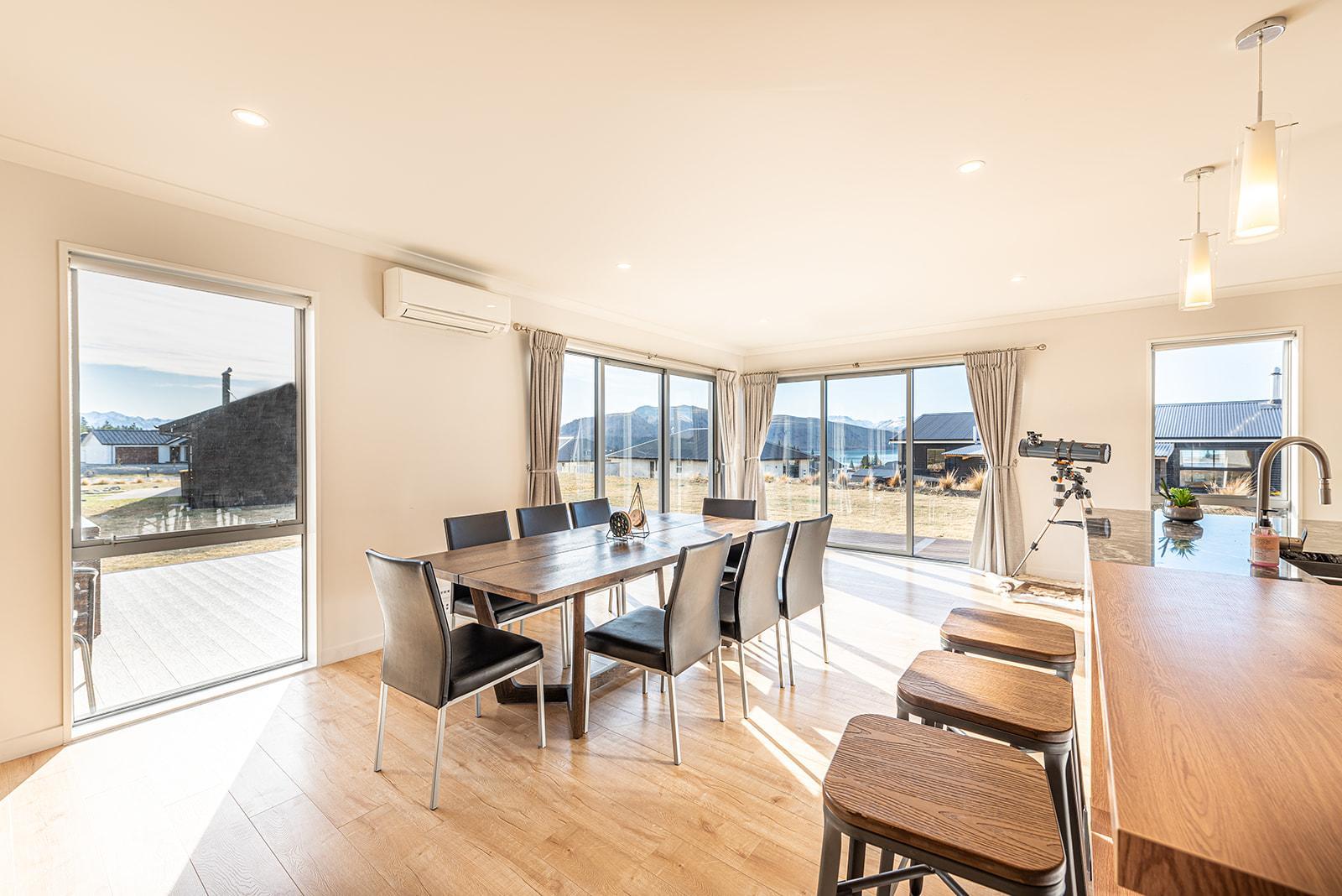 Super House-3 Bedroom Lounge & Kitchen