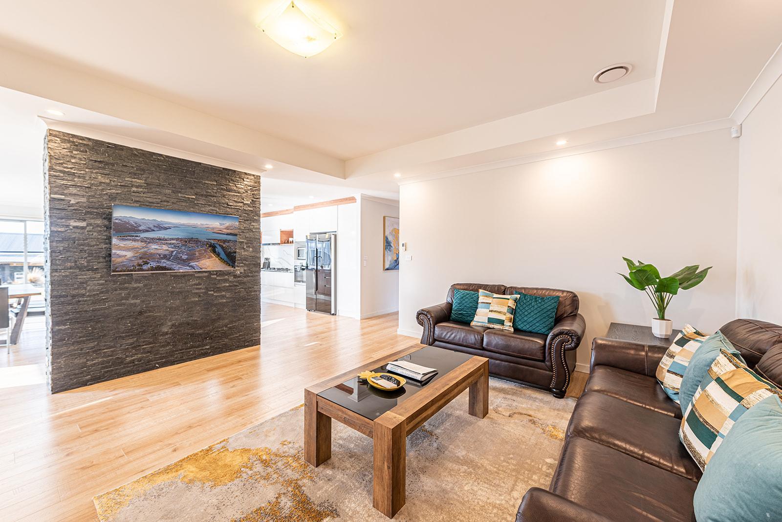 Super House - 3 Bedroom Lounge