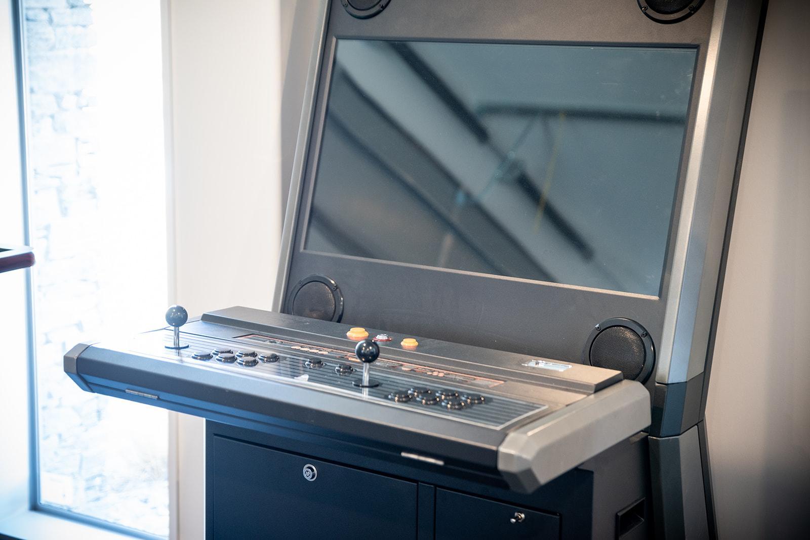 Super House - game room 3
