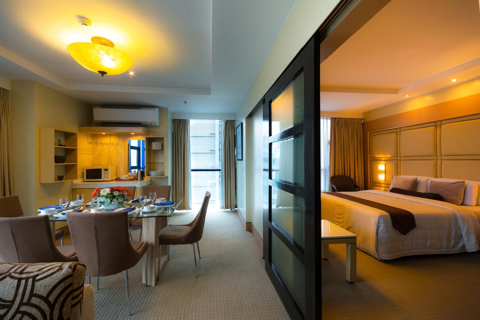 Honeymoon Suite
