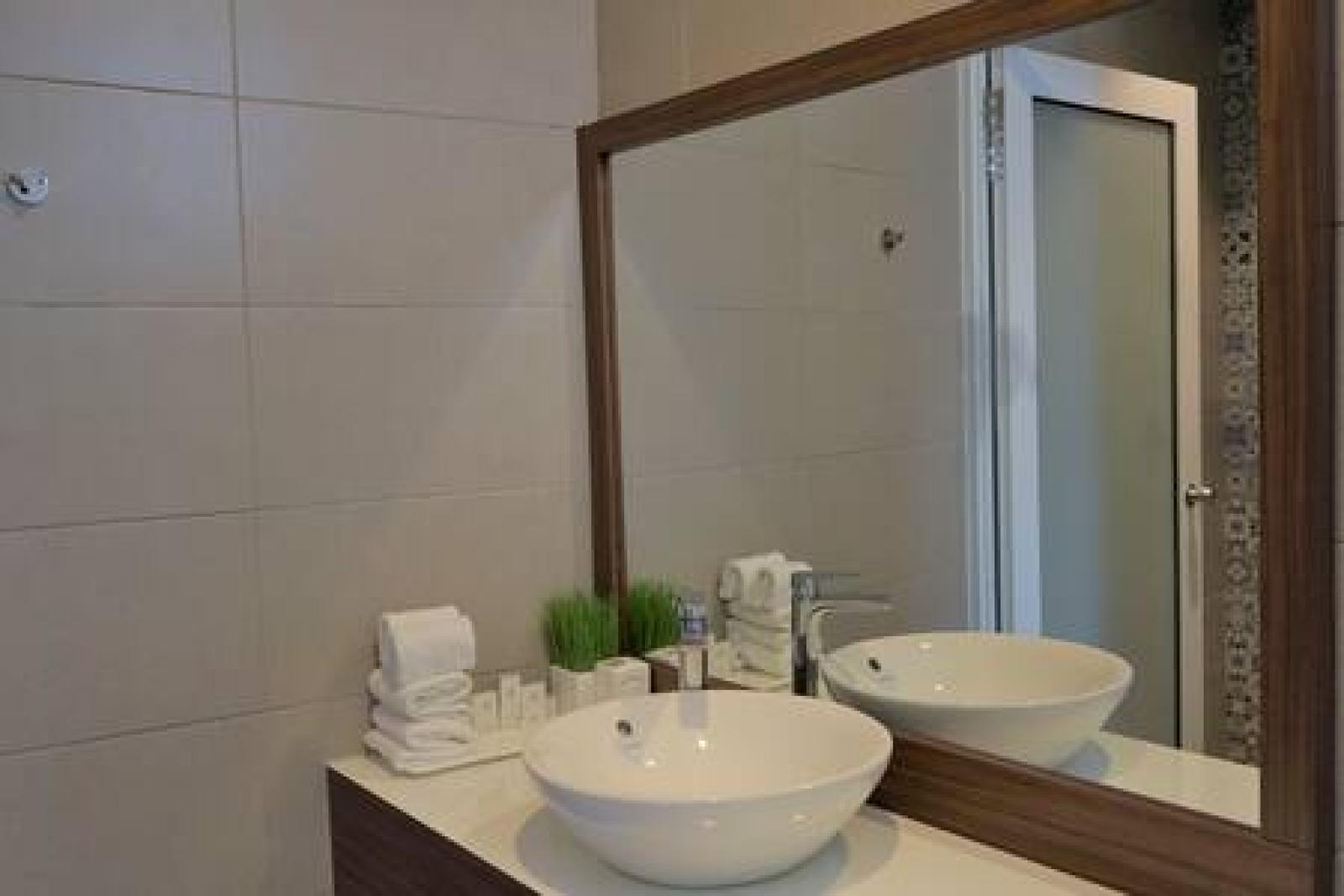 3 BR Luxury Suites Marina View with WIFI