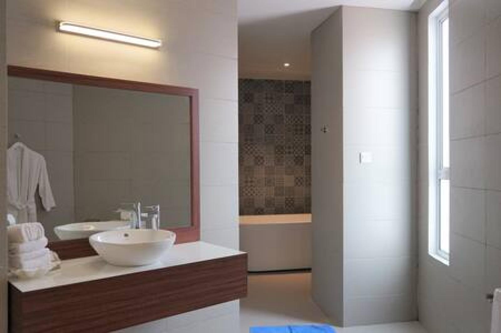 3 BR Luxury Suites Marina View with WIFI