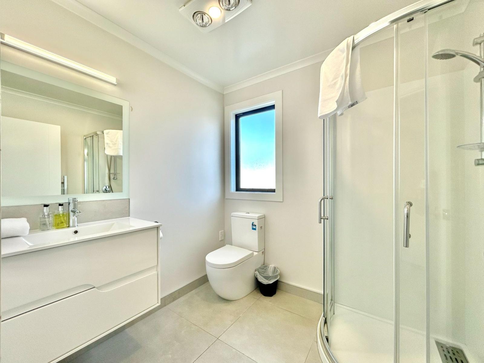 Alpine B - bath1