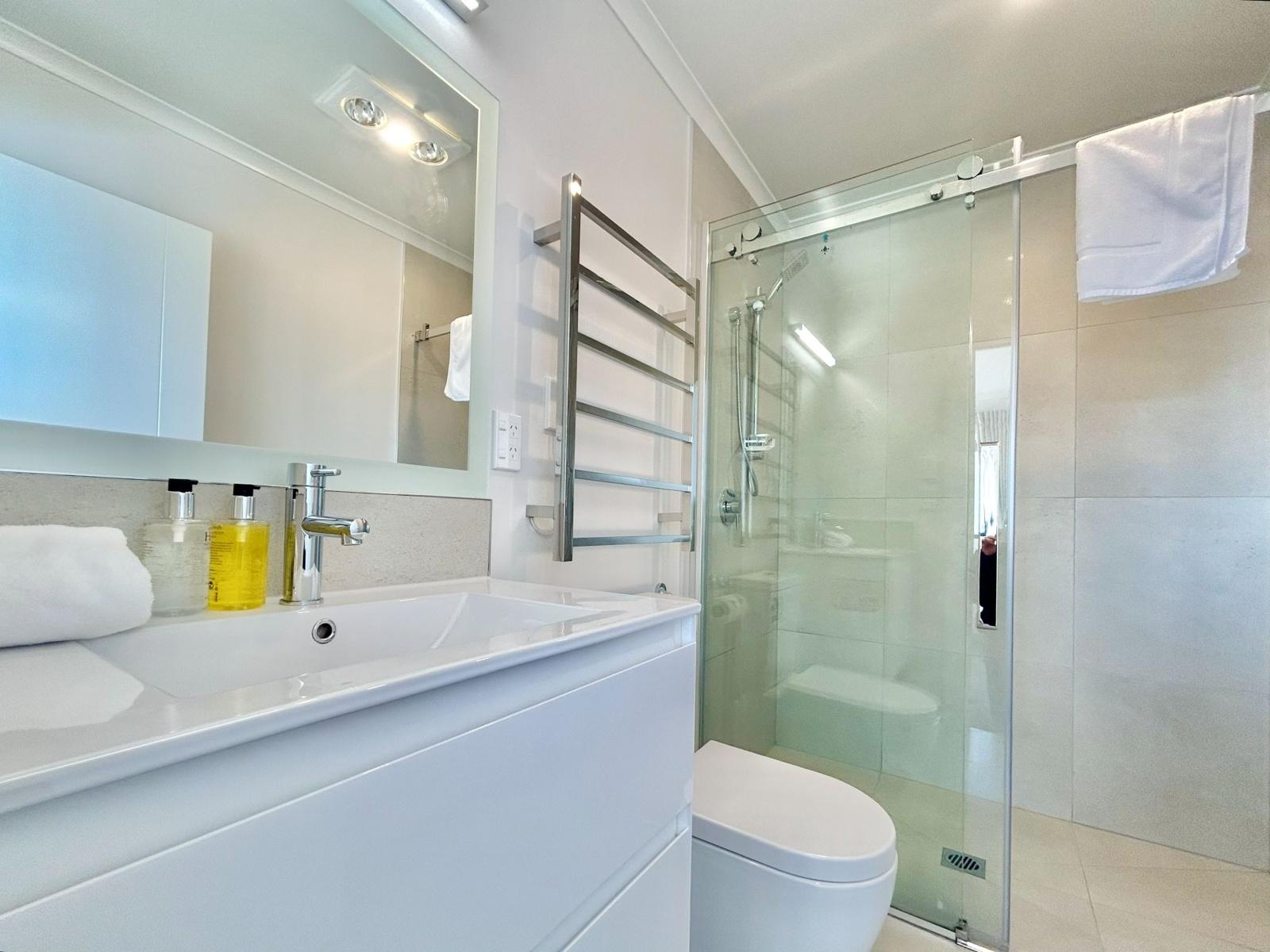 Alpine B - bath2