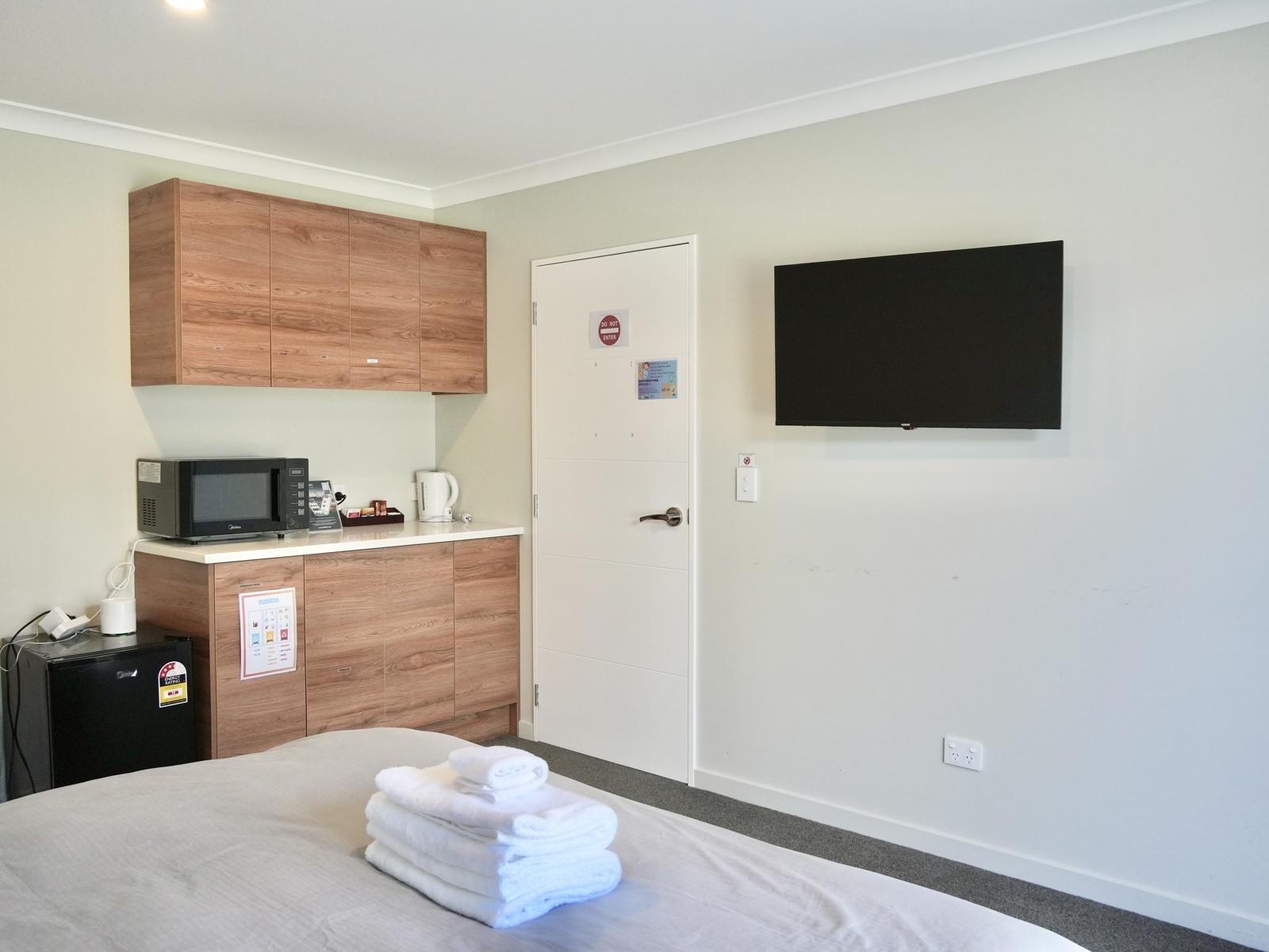 Lakeside guest room