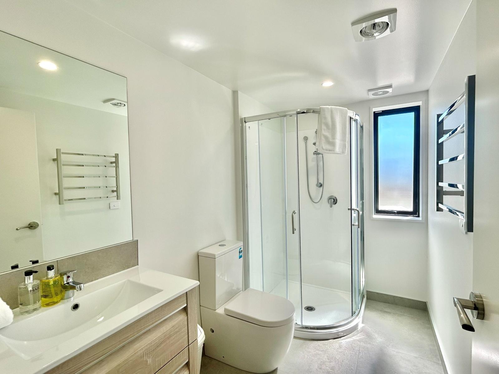 Coulson Star Bathroom 2 (2)