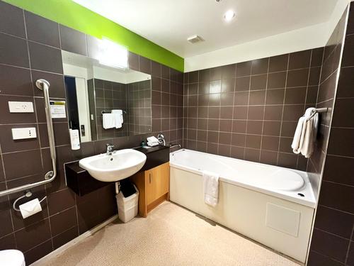 Studio+Disablitiy+Bathroom