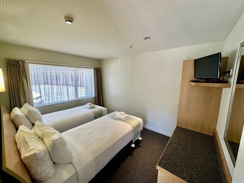 One+Bedroom+Suite+Bed