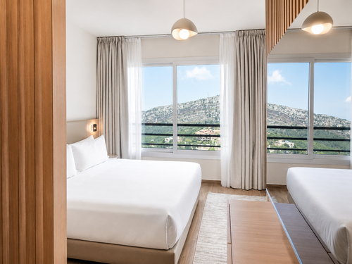 Deluxe Family Suite