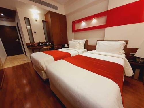 Business Twin-Bed Room