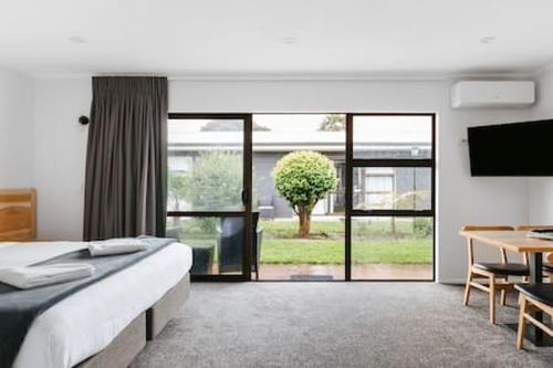 One Bedroom Apartment (with Aircon)