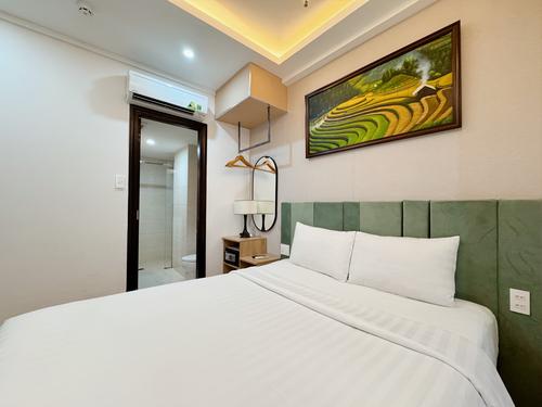 Deluxe Double without window at Sunrise Central Hotel