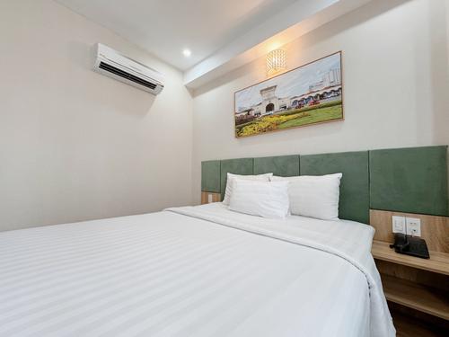 Premier Double with window at Sunrise Central Hotel