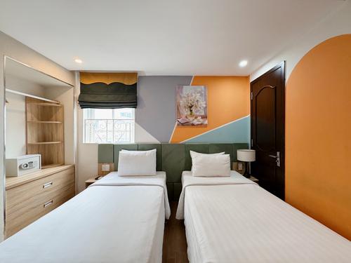 Premier Twin with window at Sunrise Central Hotel